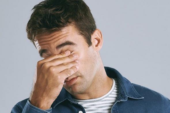 استشاري
    يحذر
    من
    عادة
    ضارة
    بالعين