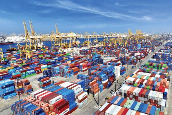 "موانئ دبي العالمية": مناولة 93.36 مليون حاوية في 2025 بنمو 5.8%