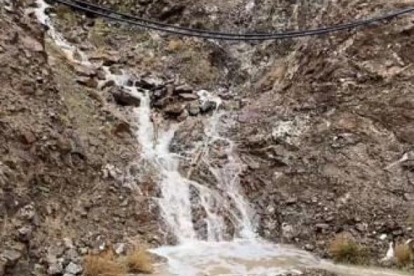 أمطار
      متفاوتة
      على
      معظم
      مناطق
      الدولة