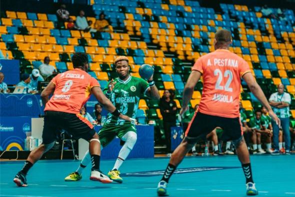 مجموعة
      مصر
      |
      أنجولا
      تفوز
      على
      نيجيريا
      في
      أمم
      إفريقيا
      لكرة
      اليد