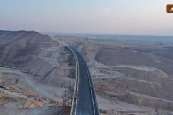 «خور
مايو»
أعلى
كوبري
في
مصر
يستعد
لاستقبال
القطار
السريع..
صور