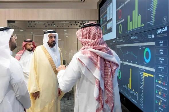 وزير
    الحج
    والعمرة
    يدشن
    المركز
    الهندسي
    الذكي
    للقيادة
    والتحكم
    بالمسجد
    النبوي