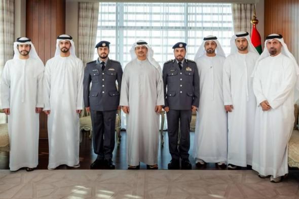 5
      كتّاب
      عدل
      جدد
      يؤدون
      اليمين
      القانونية
      في
      أبوظبي