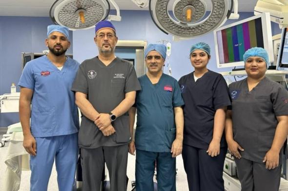 استئصال
      غدة
      درقية
      بوزن
      400
      غرام
      في
      «برجيل»