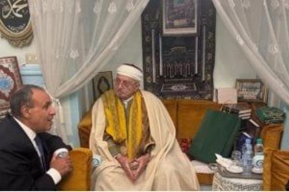 وزير
الخارجية
يؤكد
لمفتى
تونس
عمق
الروابط
الأخوية
والتاريخية
بين
البلدين