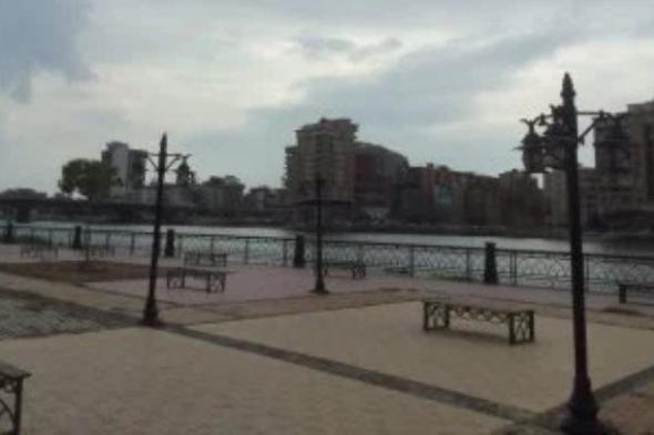 ابتعدوا عن اللوحات الإعلانية والأسطح المتهالكه.. تحذير عاجل من الأرصاد