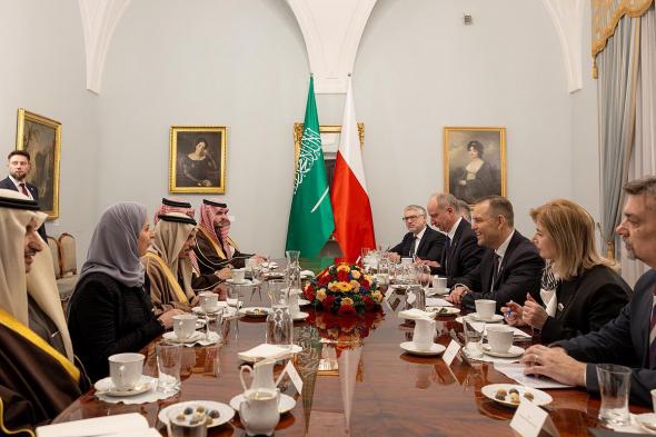 وزير
    الخارجية
    يثمن
    التوافق
    القائم
    بين
    المملكة
    وبولندا
    حيال
    القضية
    الفلسطينية