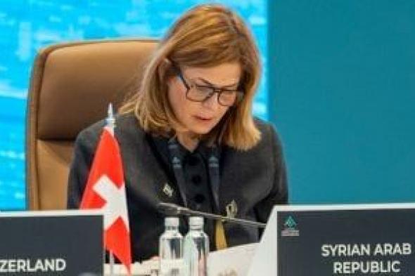 وزيرة
العمل
السورية:
عودة
1.5
مليون
نازح
تشكل
تحديا
كبيرا
في
ظل
اقتصاد
متعب