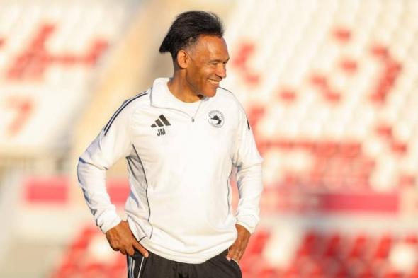 مدرب
      الشارقة:
      لا
      أهتم
      بالغيابات
      وهدفنا
      تشكيل
      فريق
      يقاتل
      على
      كل
      البطولات