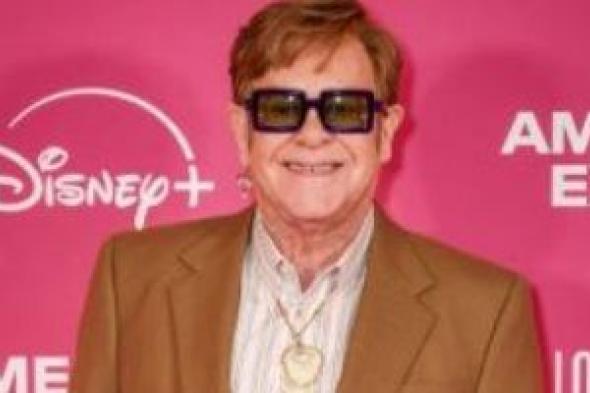 إلتون
جون
يحوّل
جزء
من
عظام
ركبته
إلى
عقد
مؤطر
بالذهب
بعد
خضوعه
لجراحة