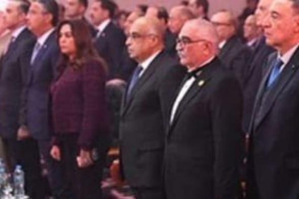 رئيس
هيئة
قضايا
الدولة
يكرم
المستشار
عدنان
فنجرى
وزير
العدل