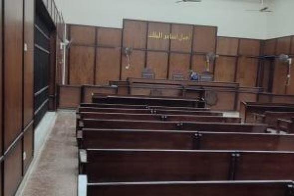 تخفيف
الحكم
للسجن
15
سنة
لعاطل
تنكر
فى
ملابس
منقبة
لسرقة
جواهرجى