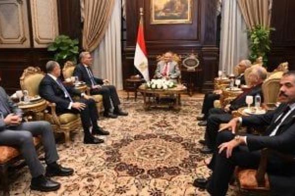 رئيس
الشيوخ
خلال
لقاء
وزير
البترول:
تعزيز
التنسيق
لدعم
التنمية
وقطاع
الطاقة