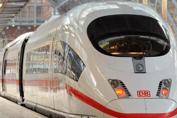 نجاة 30 تلميذاً من موت محقق تحت عجلات قطار شمال ألمانيا