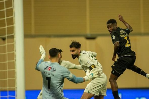 الحزم
يتغلّب
على
ضمك
بهدفين
مقابل
هدف
في
دوري
المحترفين
السعودي