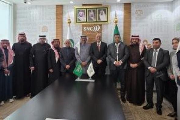 وزير
العمل
ورئيس
اللجنة
الوطنية
للجان
العمالية
بالسعودية
يبحثان
رفع
مهارات
العمالة