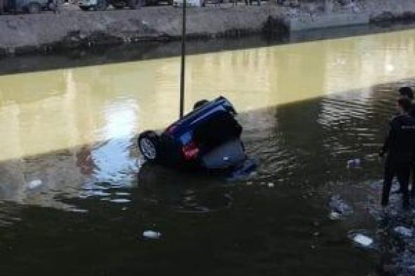 إصابة
4
أشخاص
فى
حادث
انقلاب
سيارة
داخل
ترعة
بالغربية