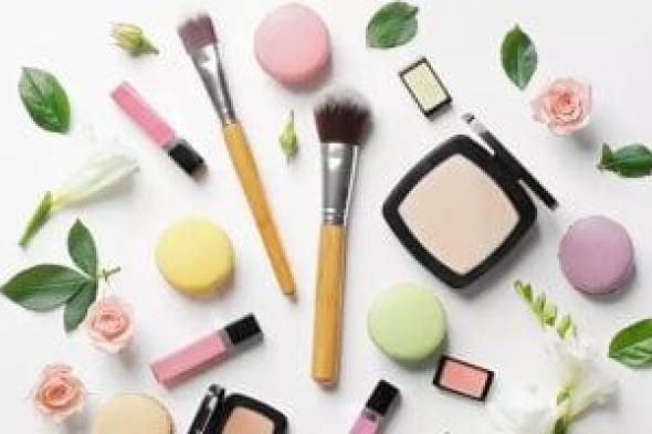 محافظة
اللاذقية
السورية
تصدر
بيانا
بشأن
منع
الموظفات
من
وضع
مواد
التجميل