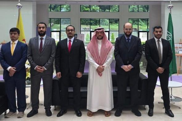 سفارة
    المملكة
    في
    بروناي
    تقيم
    حفل
    استقبال
    بمناسبة
    مباشرة
    السفير
    صالح
    الشيحة
    مهام
    عمله