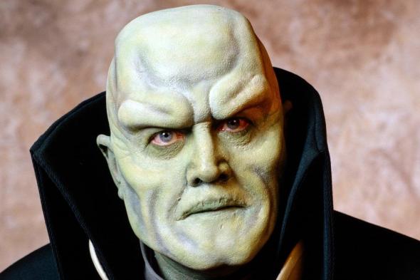 المخرج
جيمس
غان
يلمح
إلى
وصول
Martian
Manhunter
إلى
عالم
DC
السينمائي
الجديد
عبر
تغريدة
غامضة