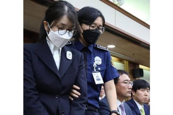 السجن
      20
      شهراً
      للسيدة
      الأولى
      السابقة
      في
      كوريا
      الجنوبية