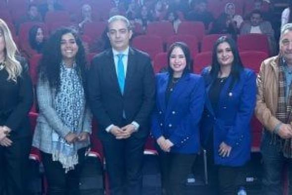 نقيب
الإعلاميين
يحكم
مشروعات
تخرج
طلاب
كلية
الإعلام
بالجامعة
العربية
المفتوحة