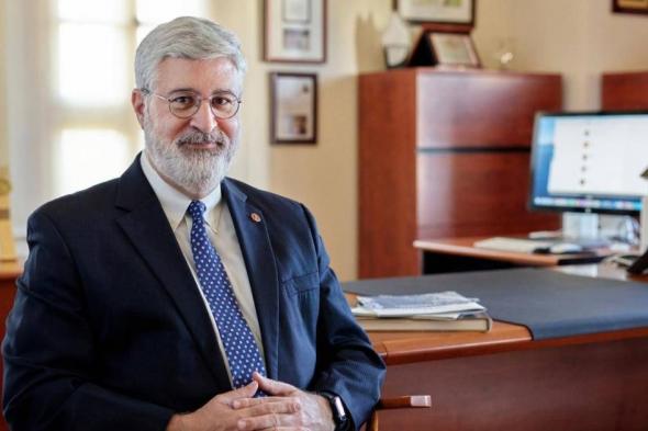 فضلو
      خوري
      ضمن
      أكثر
      مئة
      شخصية
      تأثيراً
      في
      علم
      الأورام