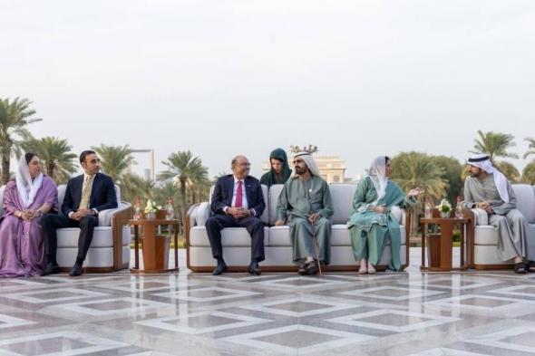 محمد
      بن
      راشد:
      شراكتنا
      مع
      باكستان
      قديمة
      وراسخة
      ومستمرة