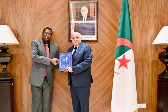 عطاف
يستقبل
سفير
مملكة
إسواتيني
الجديد
لدى
الجزائر