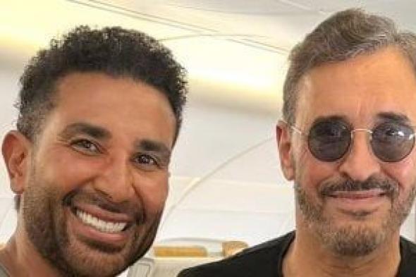 أحمد
سعد
يحتفى
بلقائه
مع
كاظم
الساهر
على
متن
الطائرة
بكلمات
من
أغنياته