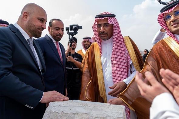 باستثمارات
    تتجاوز
    1.24
    مليار
    ريال..
    وضع
    حجر
    أساس
    مجمع
    شركة
    البداد
    بالمدينة
    الصناعية
    الثانية
    بمكة
    المكرمة 