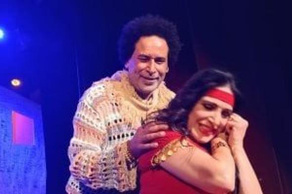 ميرنا
وليد
ومصطفى
شوقى
يفتتحان
ابن
الأصول
على
مسرح
ميامي..
صور