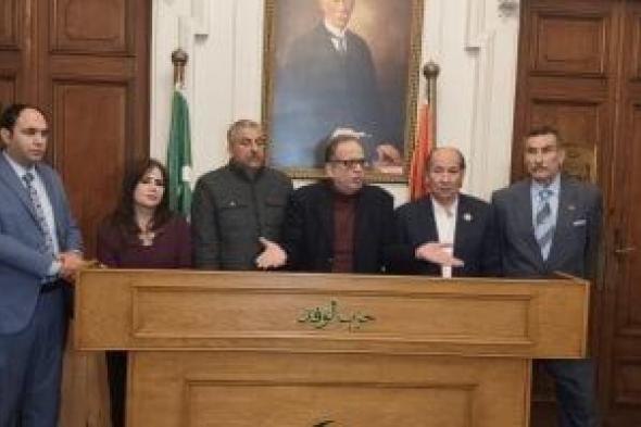 اللجنة
المشرفة
على
انتخابات
الوفد
تحظر
الموبايل
والزفة
داخل
لجان
الاقتراع