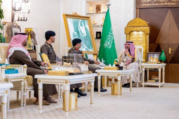 أمير
القصيم
يُكرم
مواطنًا
ورجل
أمن
لمساعدتهما
طفلة
سودانية
تعرضت
لحادث
مروري