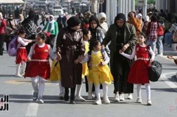 توافد
الجمهور
على
معرض
القاهرة
الدولى
للكتاب
فى
يومه
الثامن