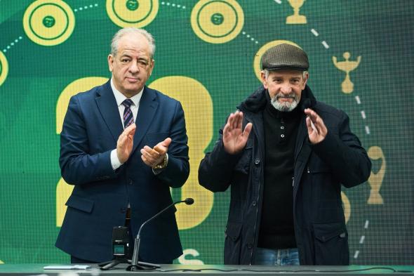 إدارة
شبيبة
القبائل
تكرّم
المؤسسين
الشرفيين
للنادي