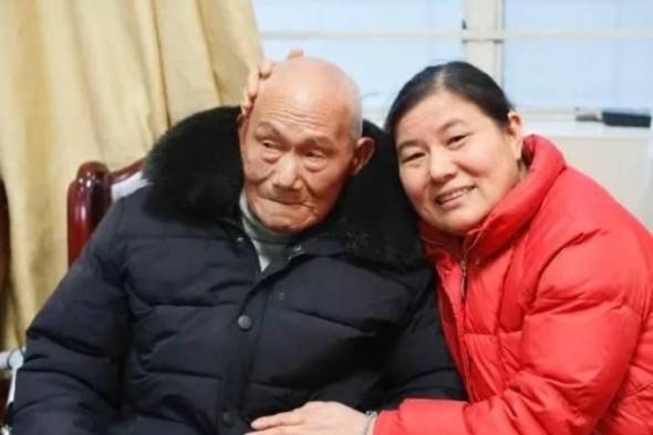 زوجان
صينيان
يكشفان
سر
70
عاماً
معاً