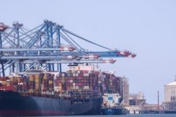 شريان
الخير
يفيض..
ضرائب
قناة
السويس
تقفز
لـ
55.6
مليار
جنيه
وتنعش
الموازنة