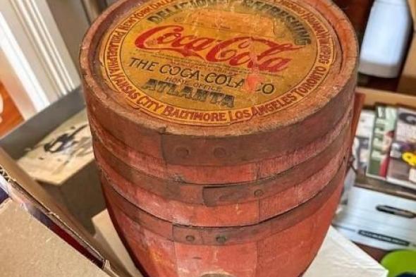 برميل
مشروب
غازي
عمره
أكثر
من
قرن