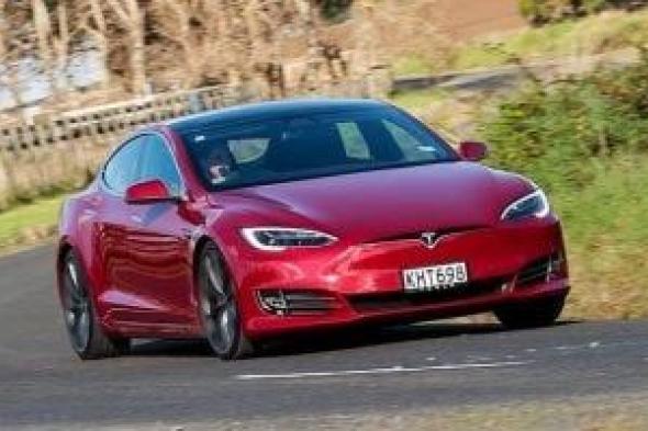 تسلا
توقف
إنتاج
سيارات
S
و
X
عالميا
للتركيز
على
الروبوتات
والذكاء
الاصطناعى