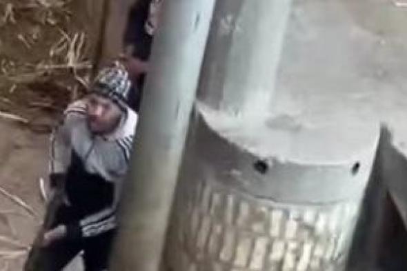 أمن
قنا
يكثف
جهوده
لضبط
صاحب
واقعة
فيديو
تهديد
آخرين
بسلاح
نارى