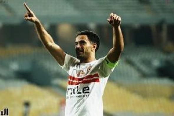لاعبو
الزمالك
يحتفلون
بعيد
ميلاد
عمر
جابر
بممر
شرفى