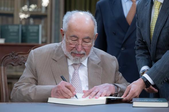 حاكم الشارقة يطلق النسخة البرتغالية من إصداره "البرتغاليون في بحر عُمان، أحداث في حوليات من 1497 إلى 1757م"