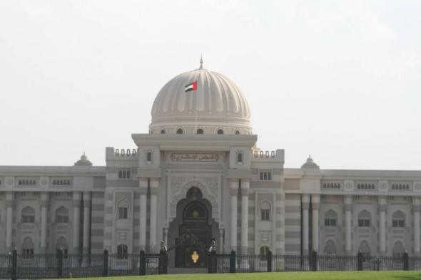 «استشاري
الشارقة»
يناقش
توصياته
لـ
«الأشغال»
و«الموارد»