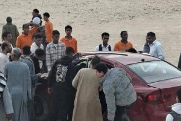 اصطدام
سيارة
فى
عمود
إنارة
بمدخل
وادى
الملوك
غرب
الأقصر
دون
إصابات