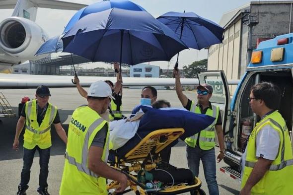 سفارة
المملكة
في
الفلبين
تنقل
مواطنًا
بطائرة
الإخلاء
الطبي
لاستكمال
علاجه