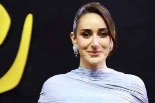 أمينة
خليل
من
حفل
المتحدة:
نفتتح
موسما
جديدا
من
الإبداع