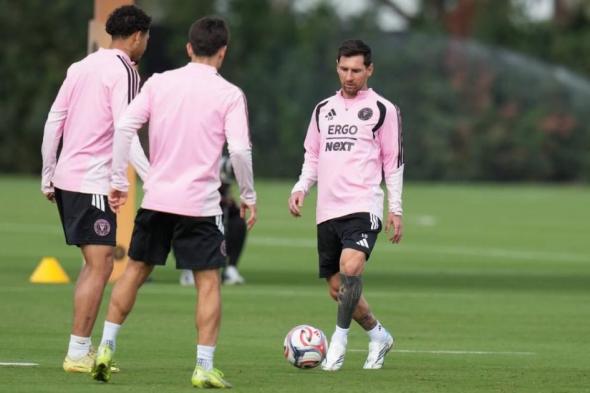 نجم
      برشلونة
      يرضى
      بالدكة
      في
      حال
      عودة
      ميسي