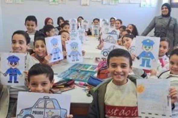 أطفال
يعبرون
برسومات
عن
احتفالهم
بعيد
الشرطة
بمتحف
كفر
الشيخ