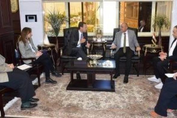 محافظ
الأقصر
يستقبل
السفير
الإسبانى
لبحث
سبل
تعزيز
تدفق
السياح
الأسبان
لمصر